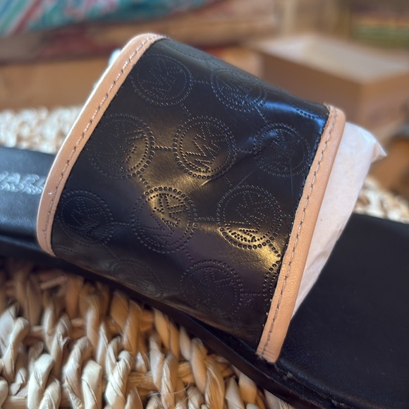 EUC.  Michael Kors sandals.  Size 10 - Picture 13 of 16